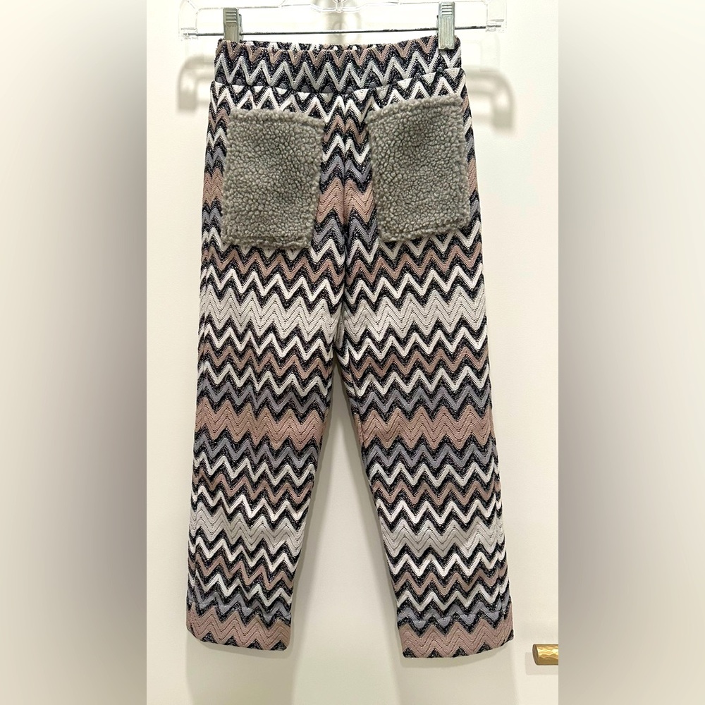 Once Kids Zigzagging Pull On Knit Pants Size 8. In very good condition.